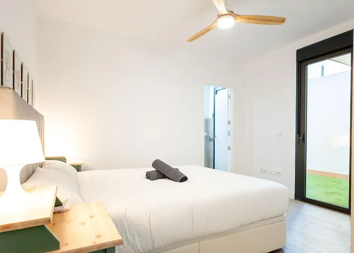 Charming 2 Bedroom Apartment By Torre Del Oro By Ocityzen