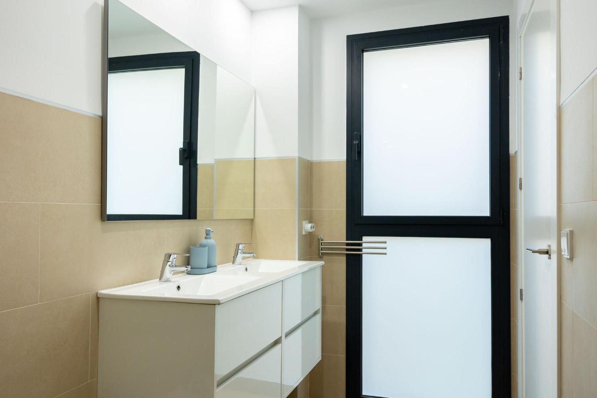 Charming 2 Bedroom By Torre Del Oro By Ocityzen *