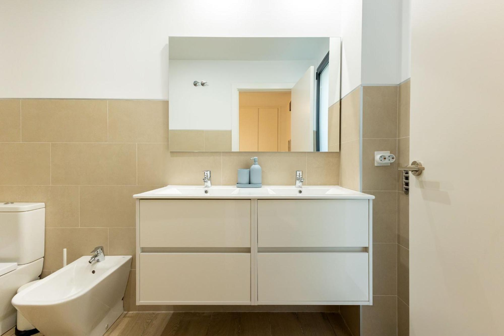 Charming 2 Bedroom By Torre Del Oro By Ocityzen *